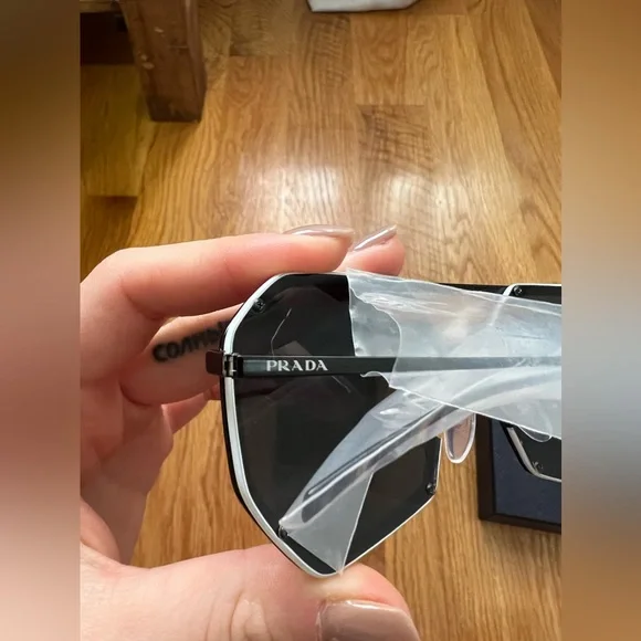 Prada Geometric Sunglasses - Picture 5 of 7